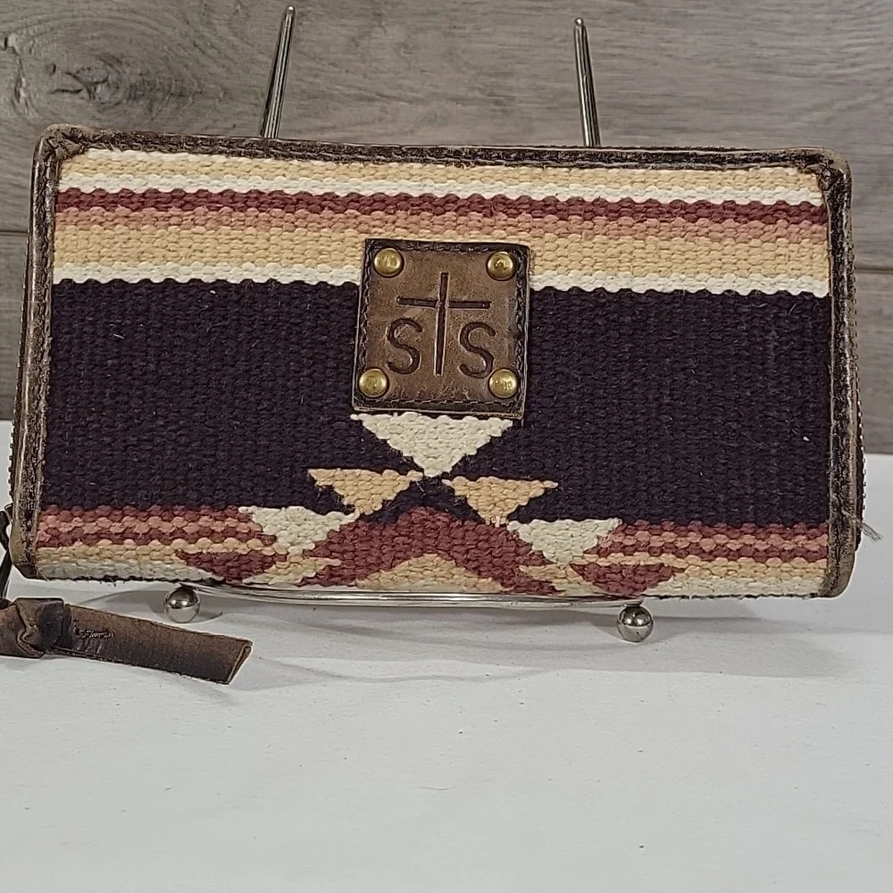 STS Ranchwear Southwestern Stripe Tapestry Leather Zip Around Wallet